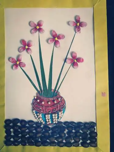 《果壳创意画》 写美篇  果壳是幼儿生活中常见的废旧材料!