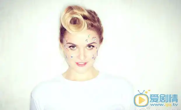 麻辣变形计铁血女教官柳莎是谁扮演的?