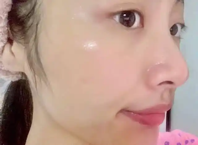 女人衰老的快慢看脸就知道若有4个特征皮肤细腻让人羡慕