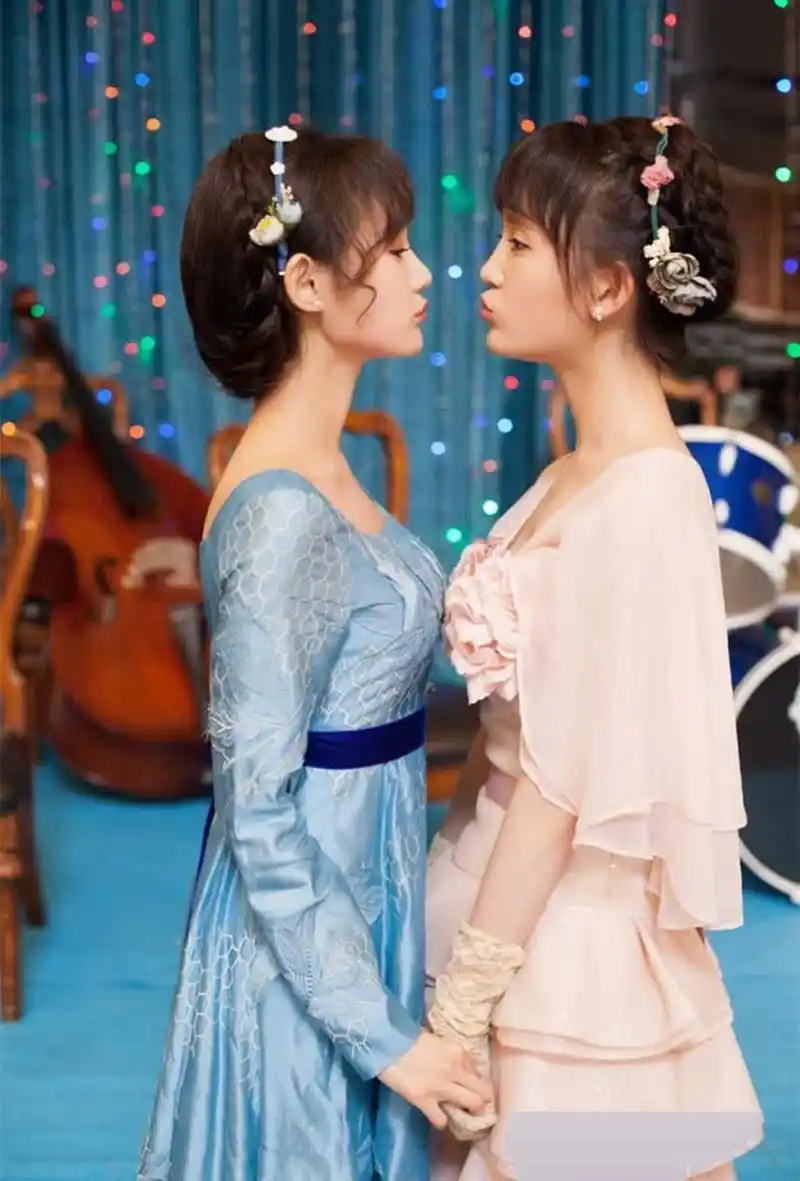 李一桐半妖倾城,微微一笑倾城倾国