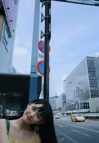 蒋依依的生活照 可爱妹妹也好会拍