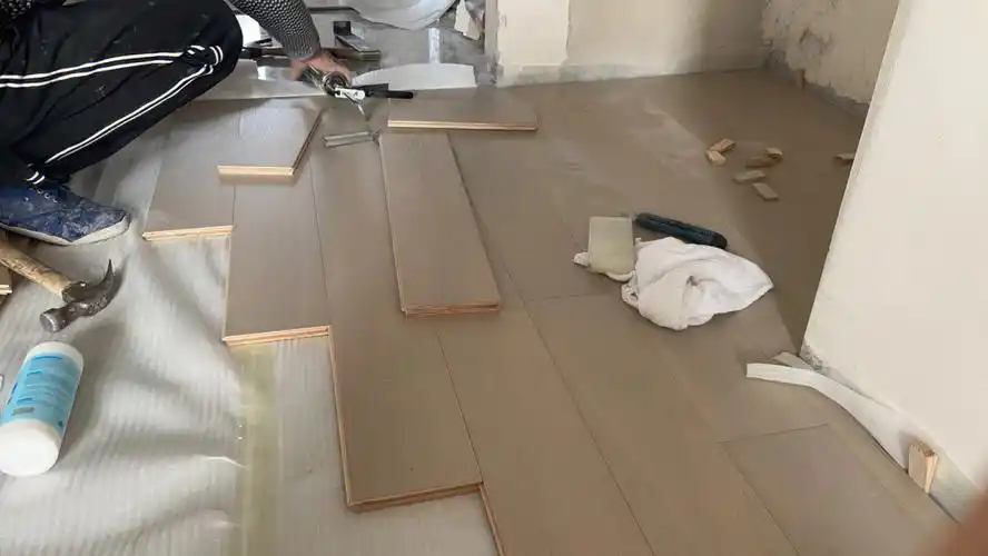 装修日记地板安装压条翻车