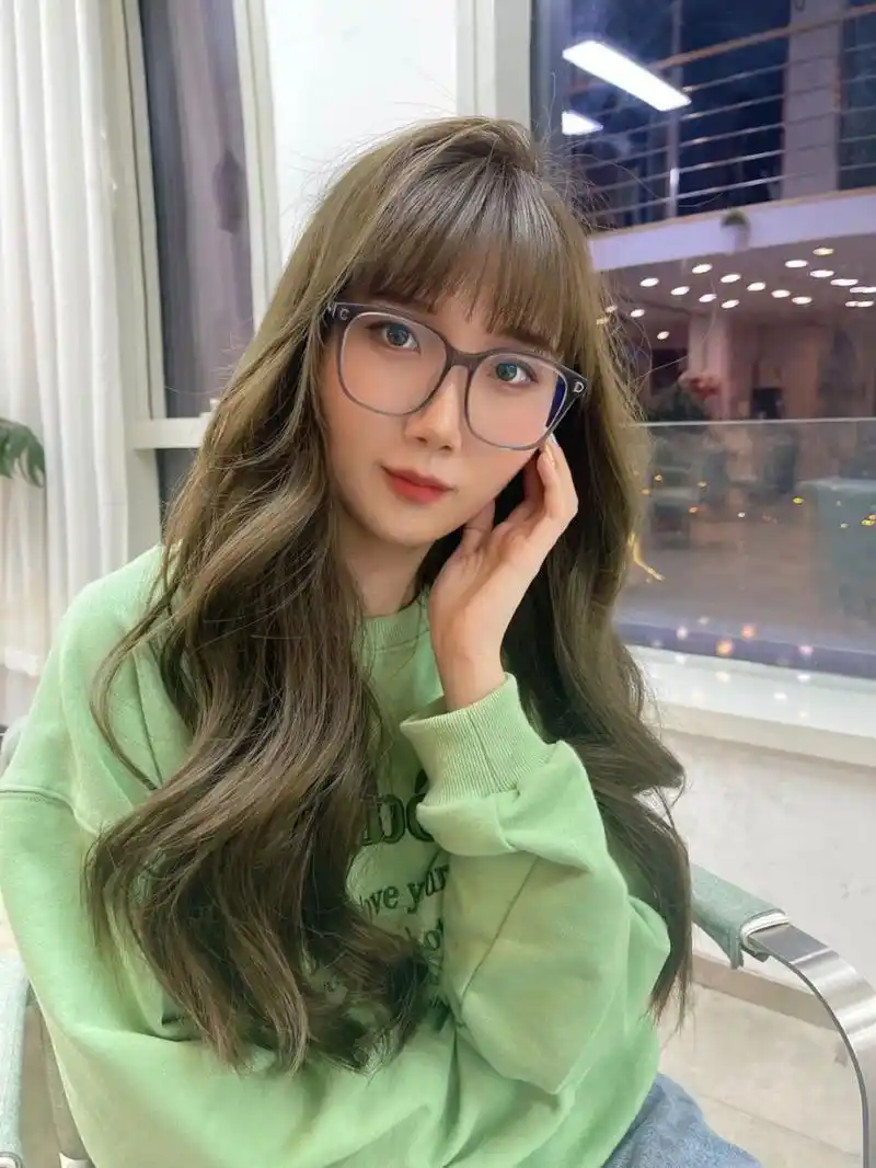 2021超流行97不用漂也好看的冷棕青色 最近新换了一个发色冷棕青色