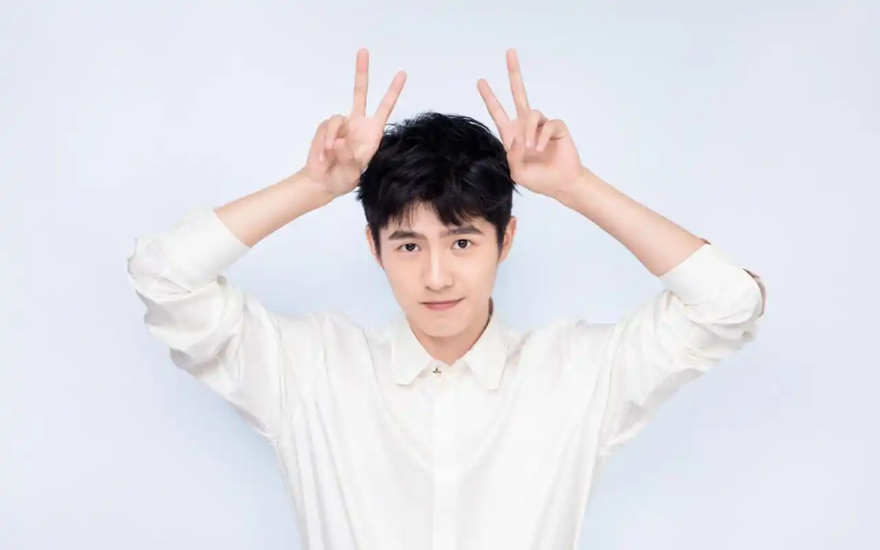 刘昊然阳光帅气写真桌面壁纸高清大图预览1920x1200_大陆明星下载_美