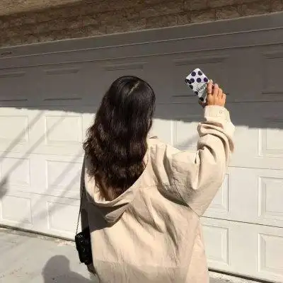 【背影女头】目光所及 倾于你窈窕身姿_女生头像_我要个性网