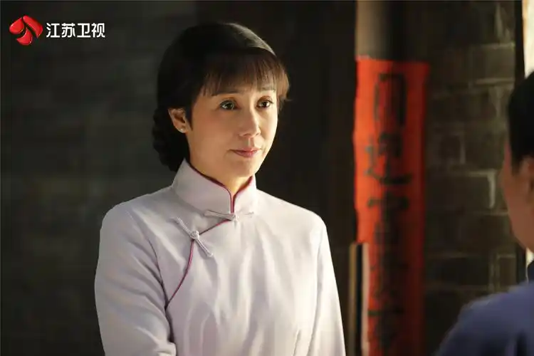 蒋雯丽正阳门下小女人演绎女强人风范小酒馆见证大时代