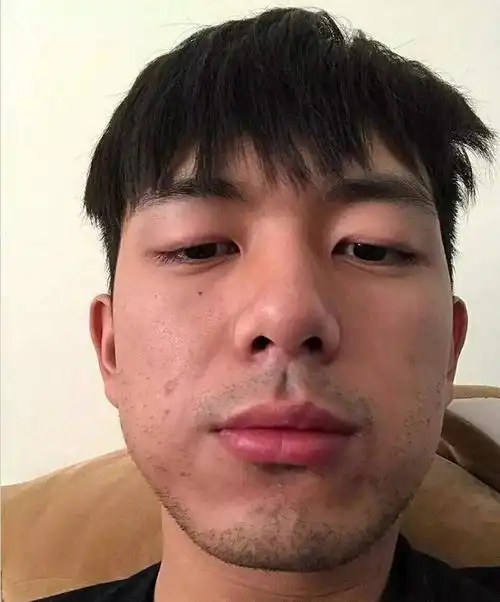 看完想烧掉的男明星自拍刘昊然李现怼大脸自拍胡歌放飞自我