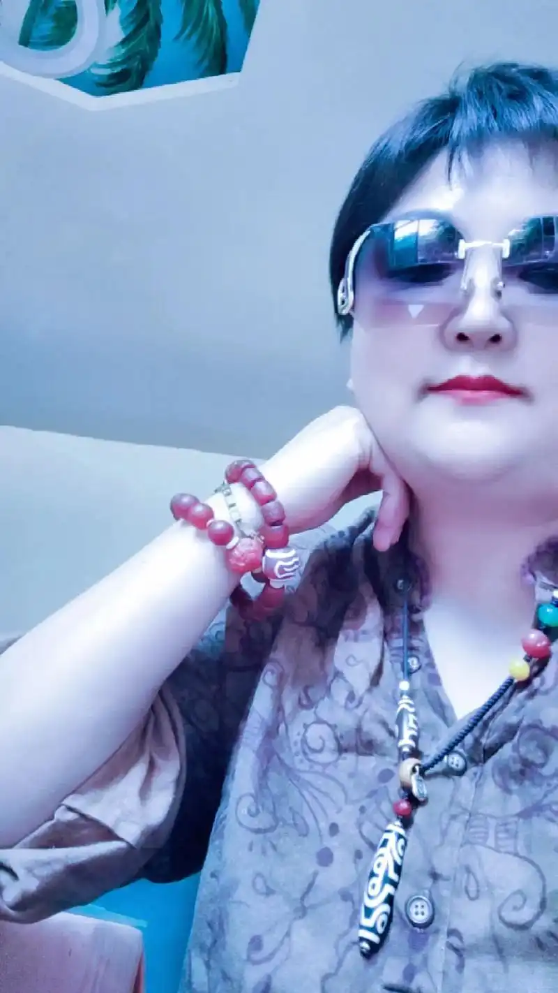 随着年龄的增长,独处成了常态#人生只有一次 别人口中的你五花 - 抖音