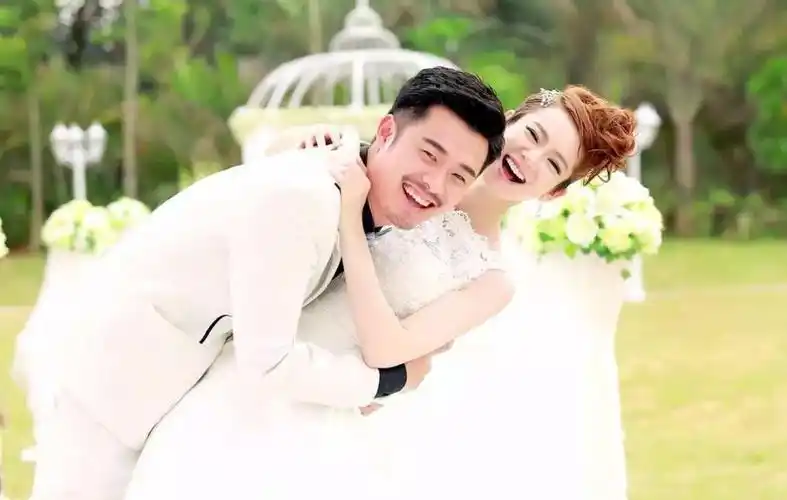 原创34岁陈赫近照隐瞒了4年的老婆原来是我们熟悉的她