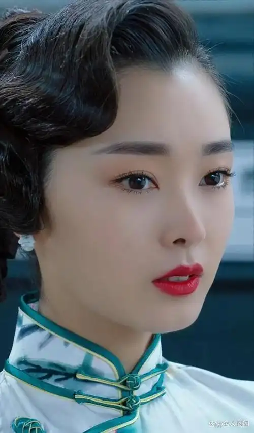 宋轶第1次上镜是在《红楼梦》中饰演香菱.