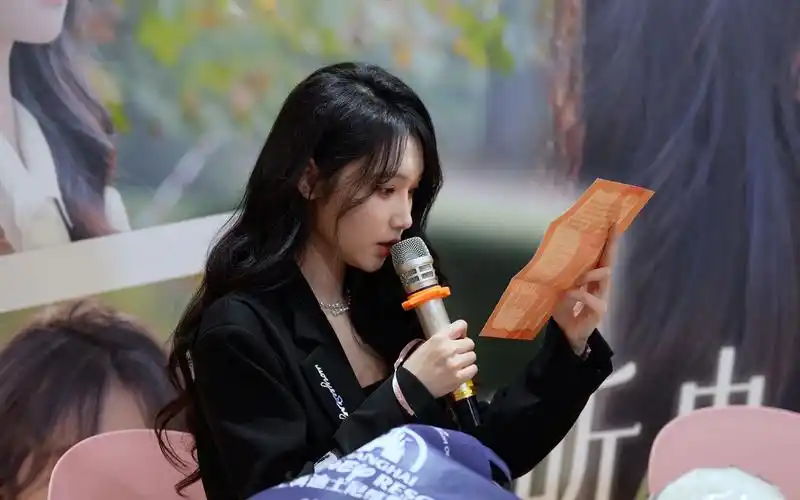 【宋昕冉】【4k】230211冷餐 念信focus