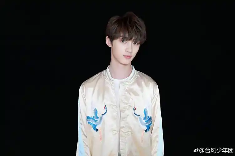 听说tf师弟团丁程鑫是颜担?