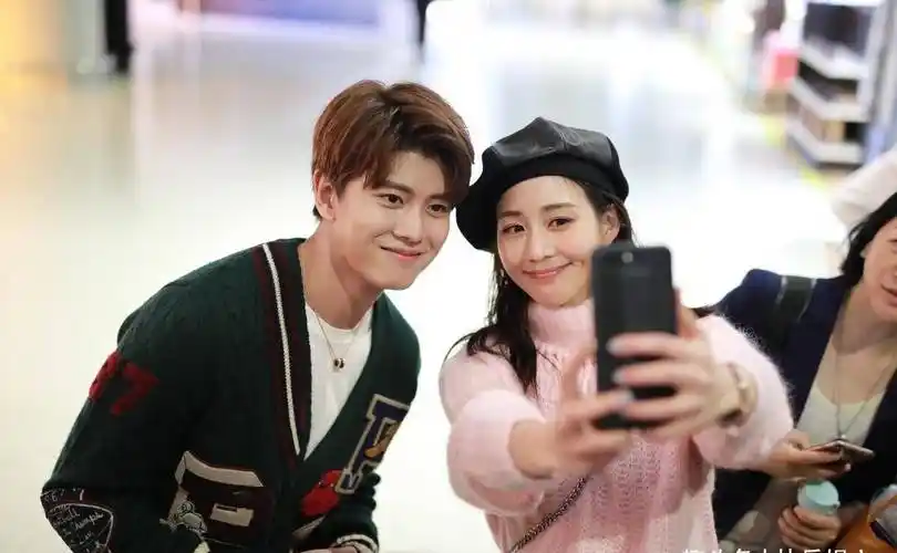 就宣布已经结婚了,并与妻子聂欢育有一个孩子,显然,任嘉伦不少哪种