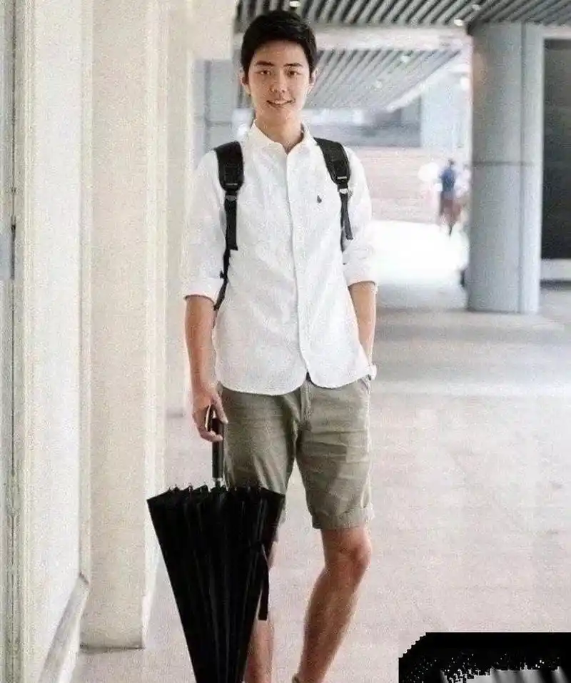 看到肖战大学时期的照片