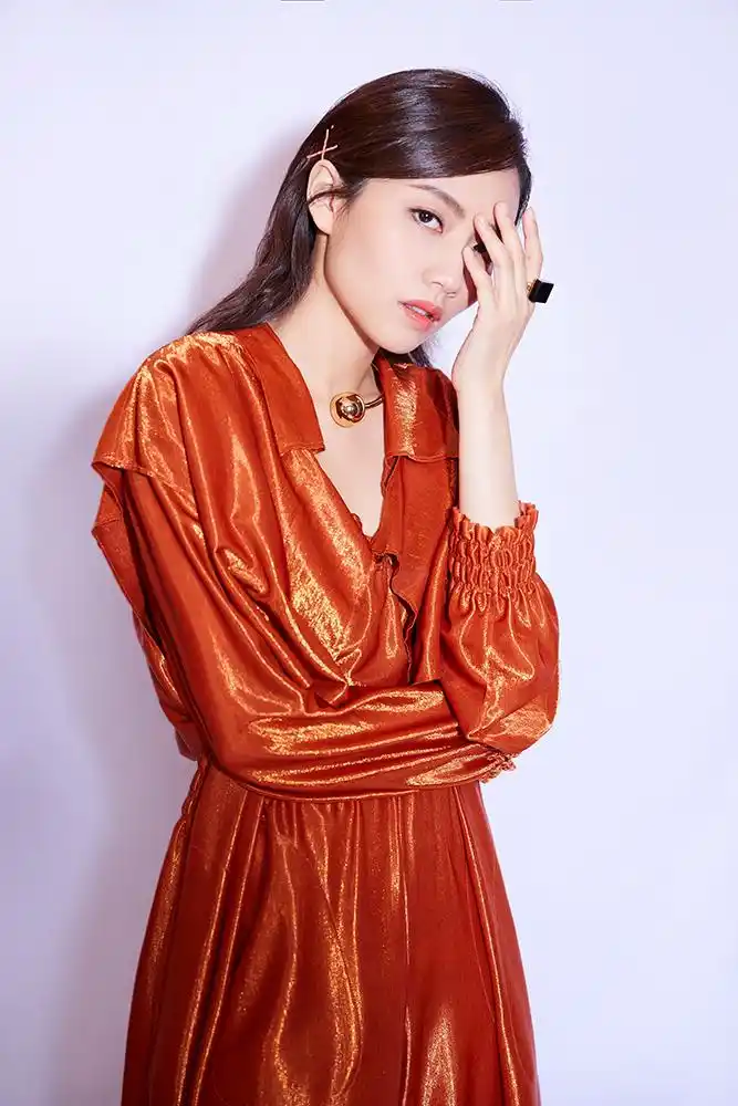 刘惜君亮相中国金曲盛典 致敬经典献礼改革开放40周年