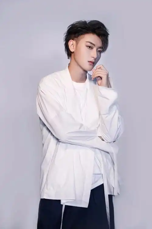 黄子韬丨阳光帅气男神高清壁纸图片精选