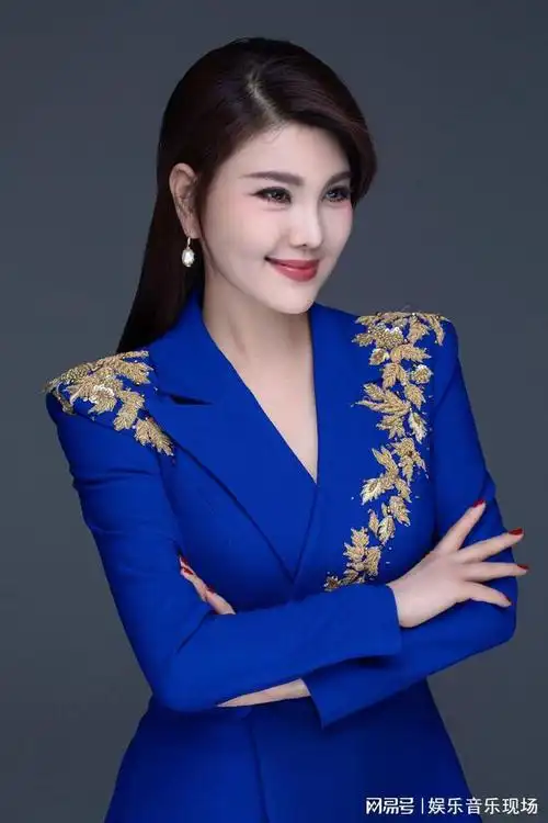 乌兰图雅逐梦正青春