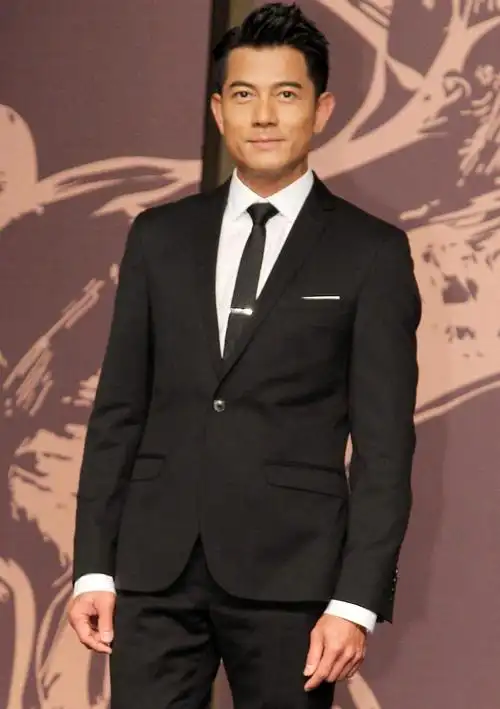 原创郭富城19岁进tvb月薪七百30岁失去父亲52岁娶妻