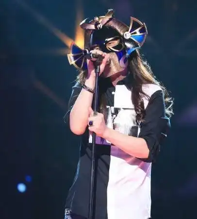 图韩国蒙面歌王金京浩强势补位化身最后的武士力求突围