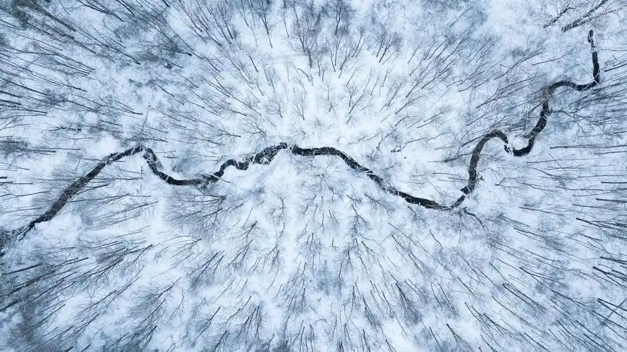 75m上传时间:2020-06-16壁纸标签:冰自然景观4k壁纸封面图简介:冰