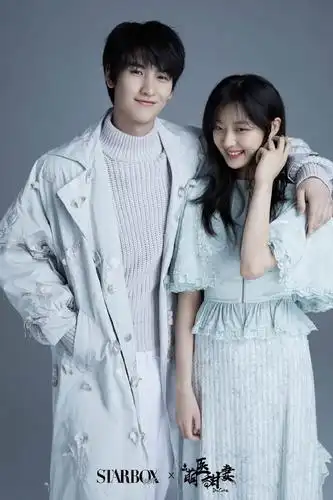 简介:孙千黄俊捷查杰合体时尚写真图片,分享一组孙千图片给大家,图中