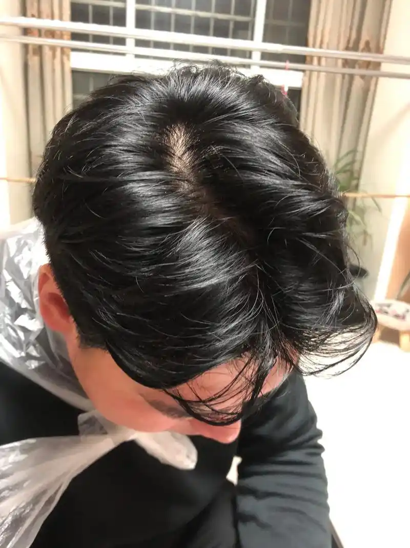 花二三十块钱在家给老公烫个锡纸烫!效果还不错!这不一百块 - 抖音