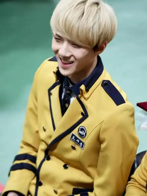 吴世勋(韩国男歌手,演员)_尚可名片