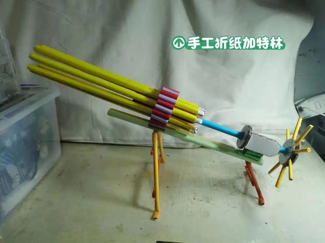 手工折纸加特林 儿子想要折纸枪,在里给他挑了一个简单的,谁知道一点