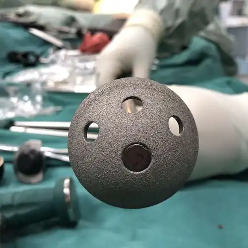 我院骨科又完成一例左侧股骨头坏死全髋关节置换术患者!