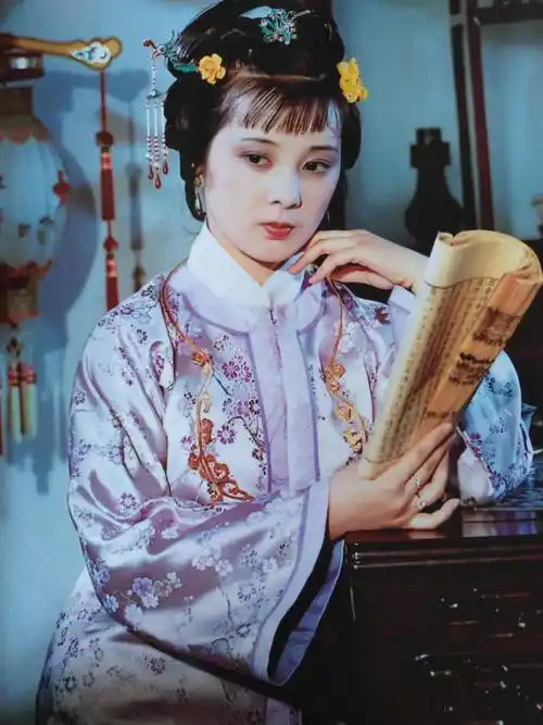 p class="ql-align-justify">红楼梦第七十四回,贾惜春派人请来嫂子