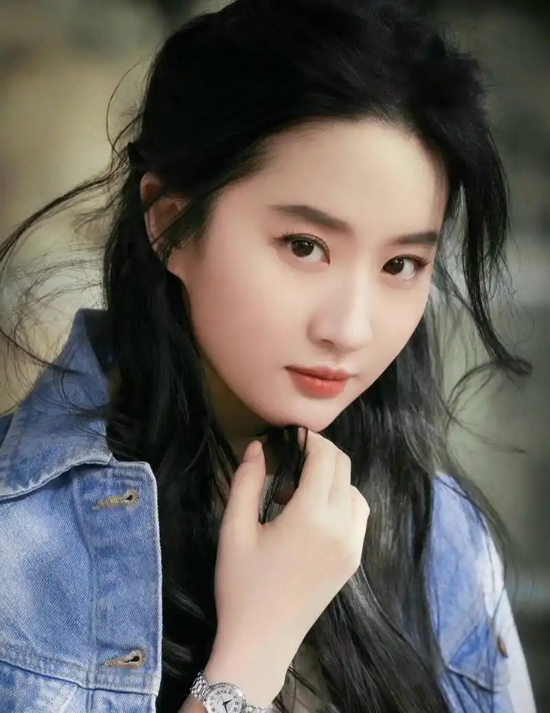 看刘亦菲温柔随性,清纯甜美,仙气飘飘,超凡脱俗!#刘亦菲# #娱乐