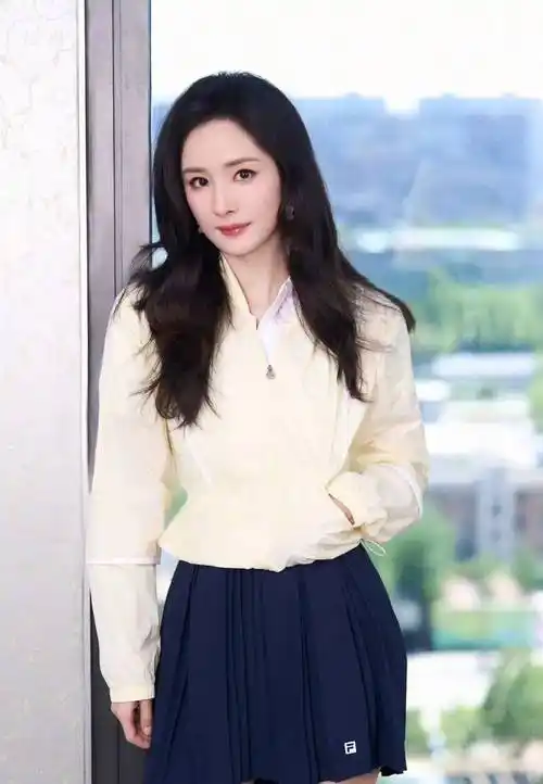 娜扎陈哲远恋爱?潘玮柏拼二胎成功?杨幂锤自己轧戏?