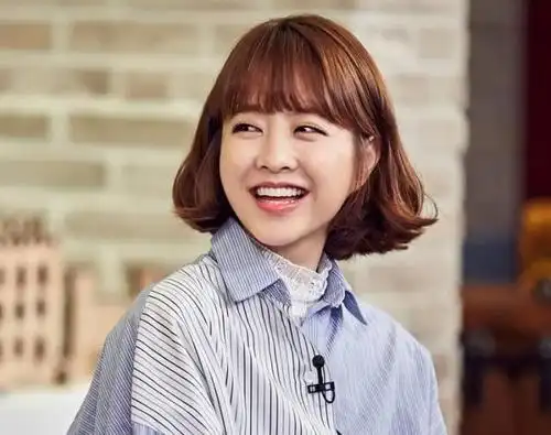 20岁出头的女生都在剪什么短发?这些短发波波头发型实在太迷人