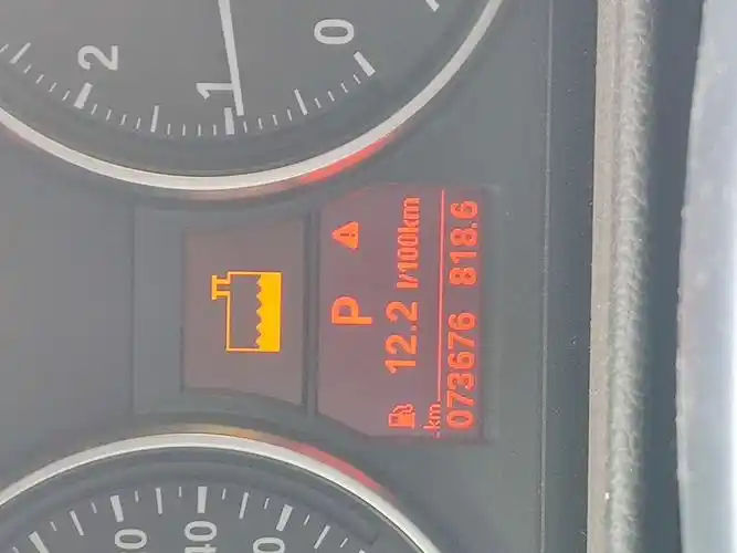 宝马三系冷却液漏了