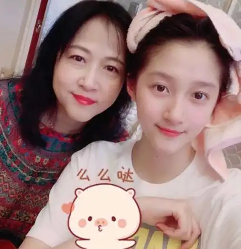 有种一模一样叫生了自己戚薇不算啥看到关晓彤复制粘贴