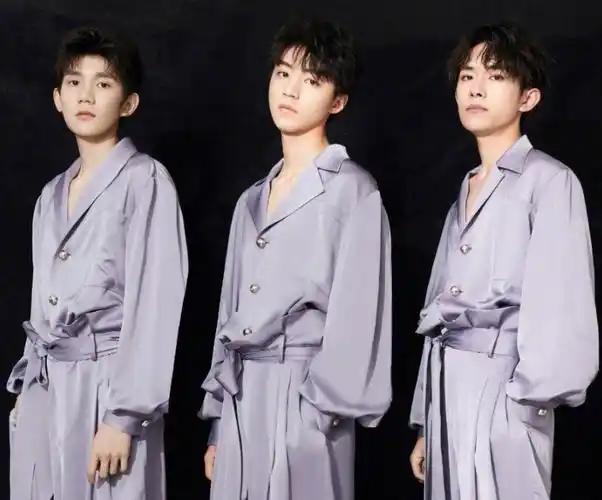 tf家族第三代发布新歌,借着tfboys名气出道的他们,资源真的很好