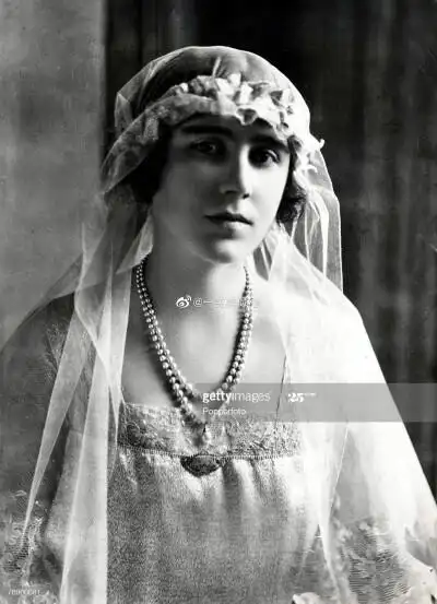 伊丽莎白·鲍斯-莱昂