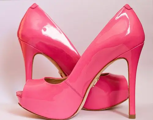 粉色鱼嘴恨天高 有没有爱!