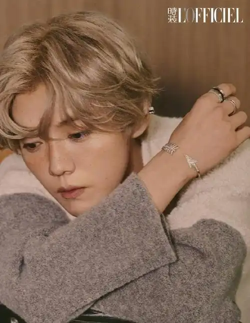 鹿晗金色卷毛造型帅出圈贵气又时尚少年感满满