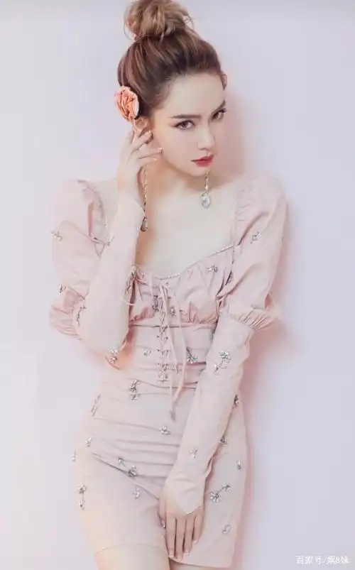 今日图集分享:戚薇