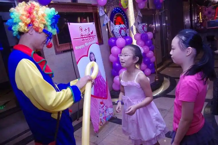 卡蜜拉儿童生日派对的相册(18张)