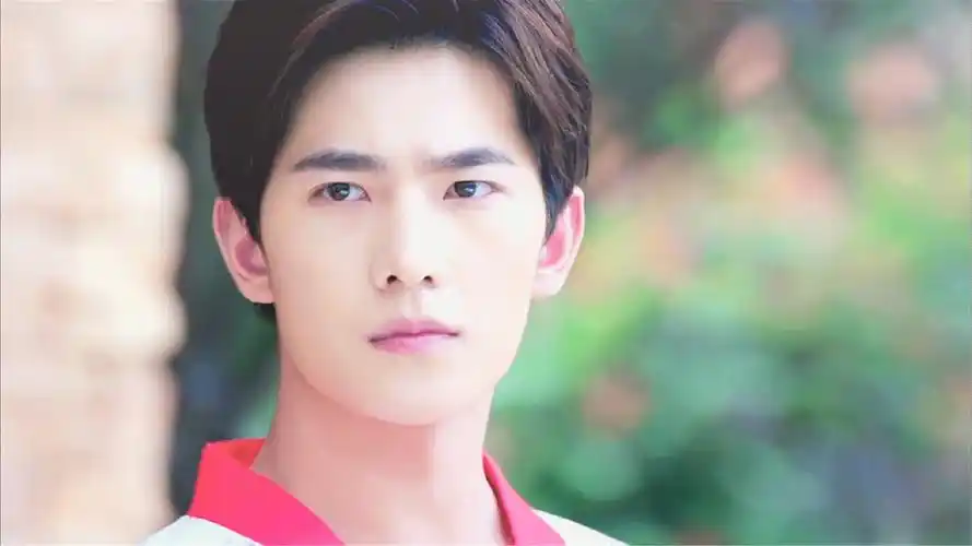 热剧《旋风少女》高冷若白杨洋电脑桌面壁纸下载(1)