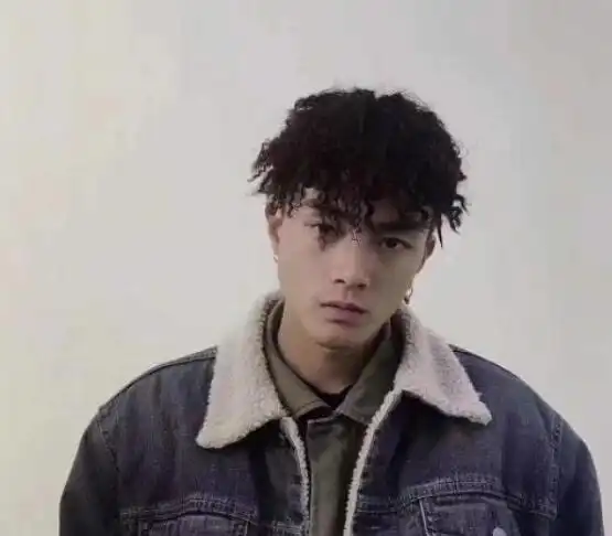 烟花烫和锡纸烫哪个好,烟花烫锡纸烫区别效果图