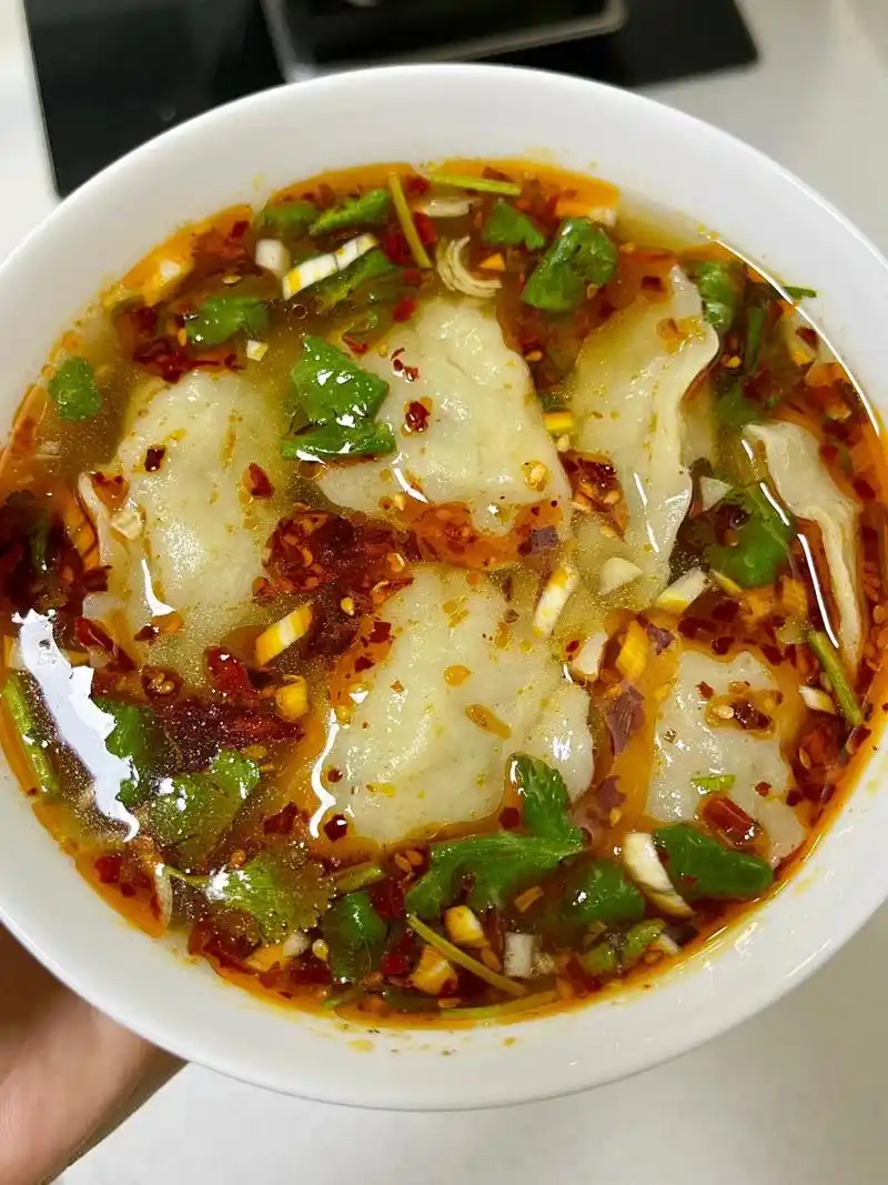 真的好吃! 这碗酸汤饺子真的是吃多少次都不腻.
