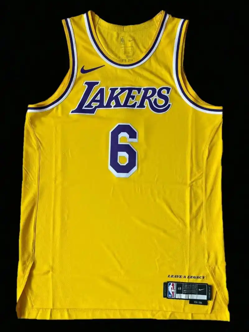 詹姆斯 湖人 球衣.勒布朗 詹姆斯 洛杉矶湖人球衣 金色球衣 - 抖音