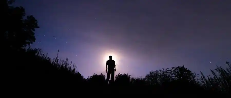 梦见一个人在黑夜里走好害怕-匠子视频