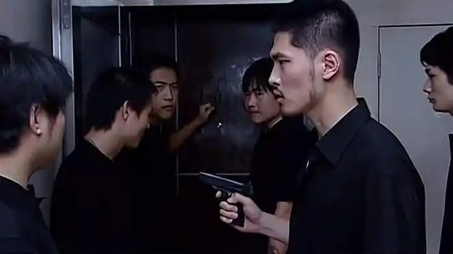 罪域:张晓丽因担心梁星浩报警,哪料暴露的位置,下秒杀手找上门