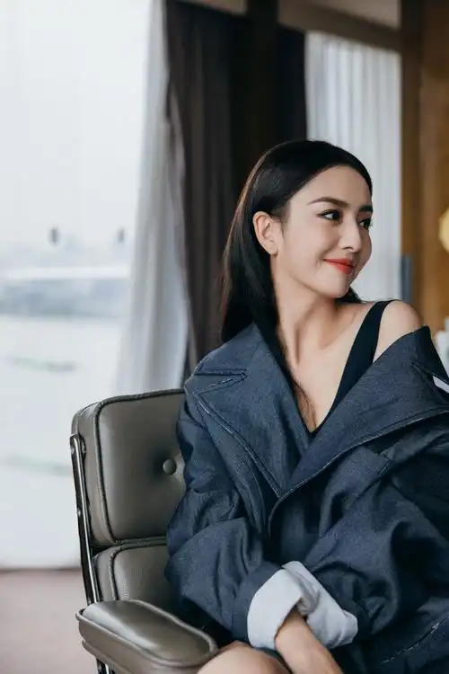 佟丽娅超话#你好佟丽娅#等待ing6115一会微博之夜见(咖啡已到手版