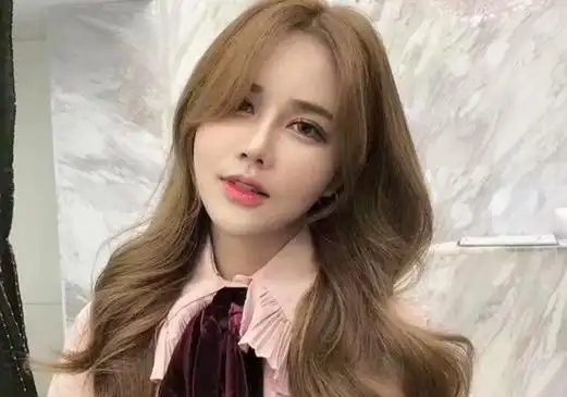 浅亚麻色头发图片