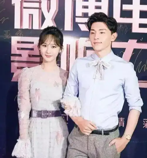 杨紫邓伦恋情,杨紫邓伦恋情坐实2021